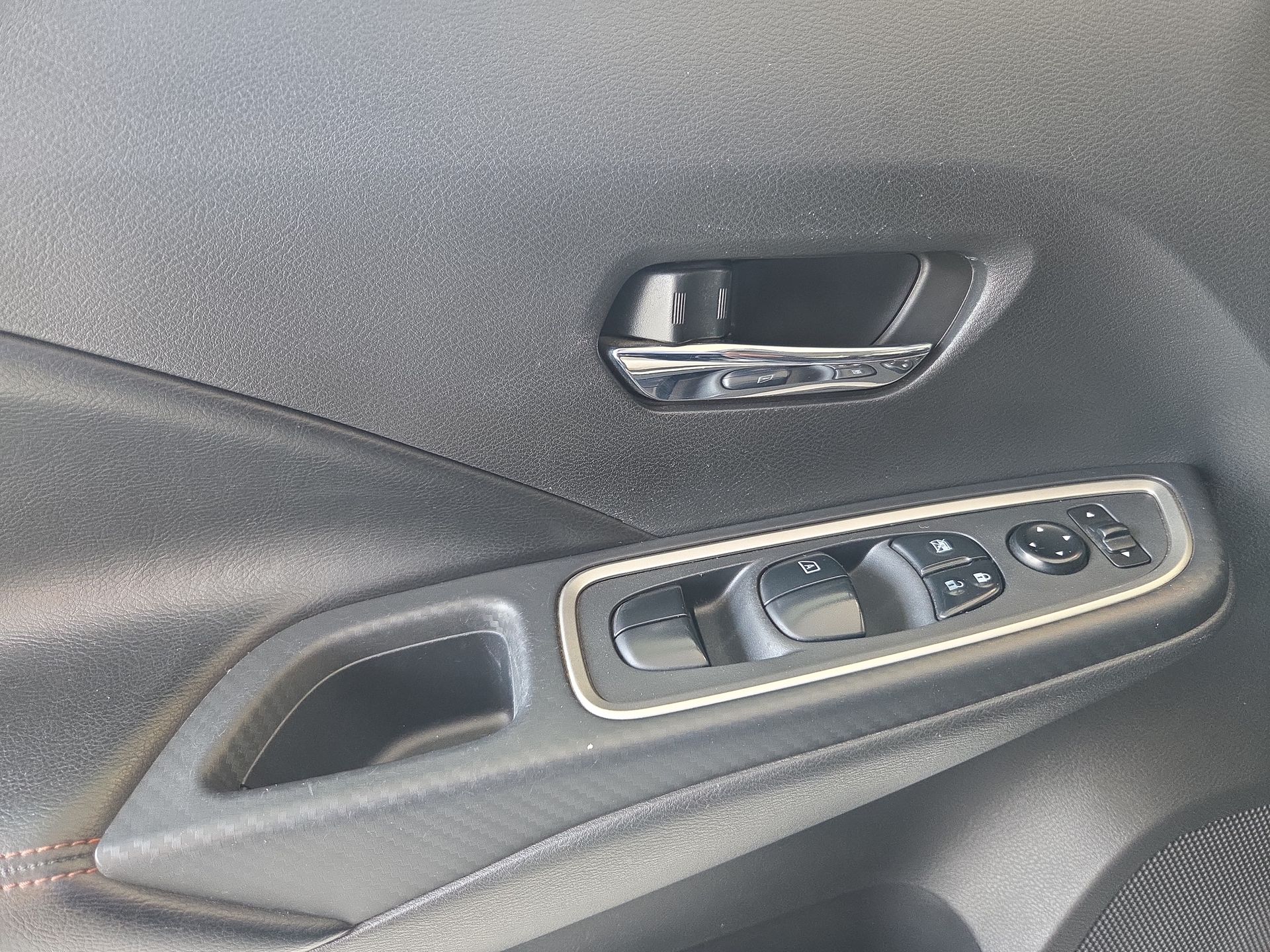 2024 Nissan Versa 1.6 SR At