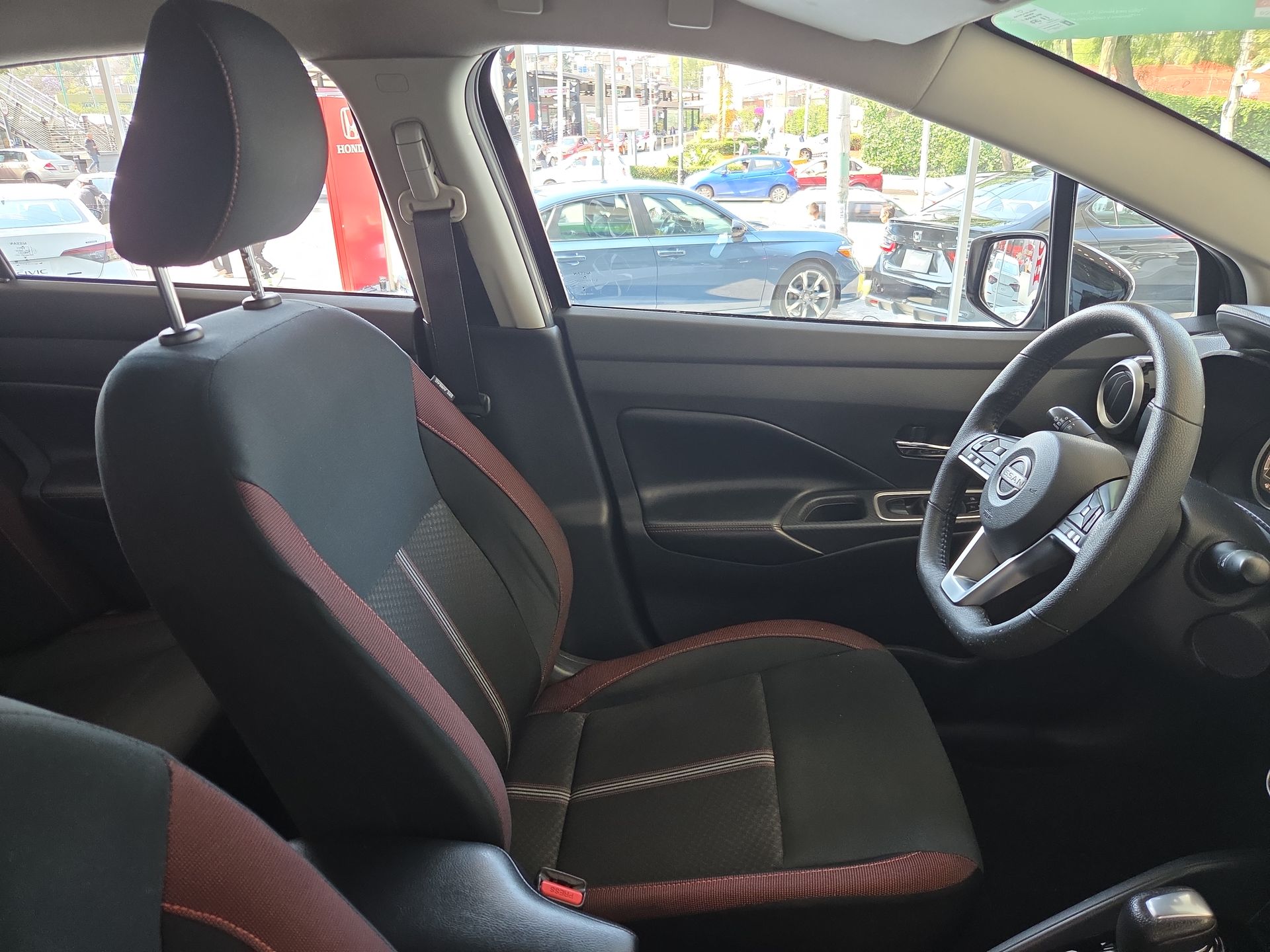 2024 Nissan Versa 1.6 SR At