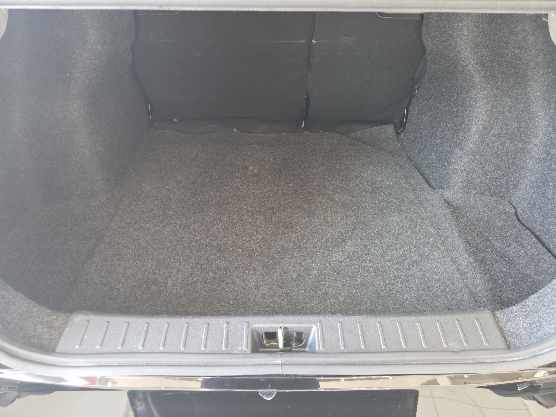 2024 Nissan Versa 1.6 SR At