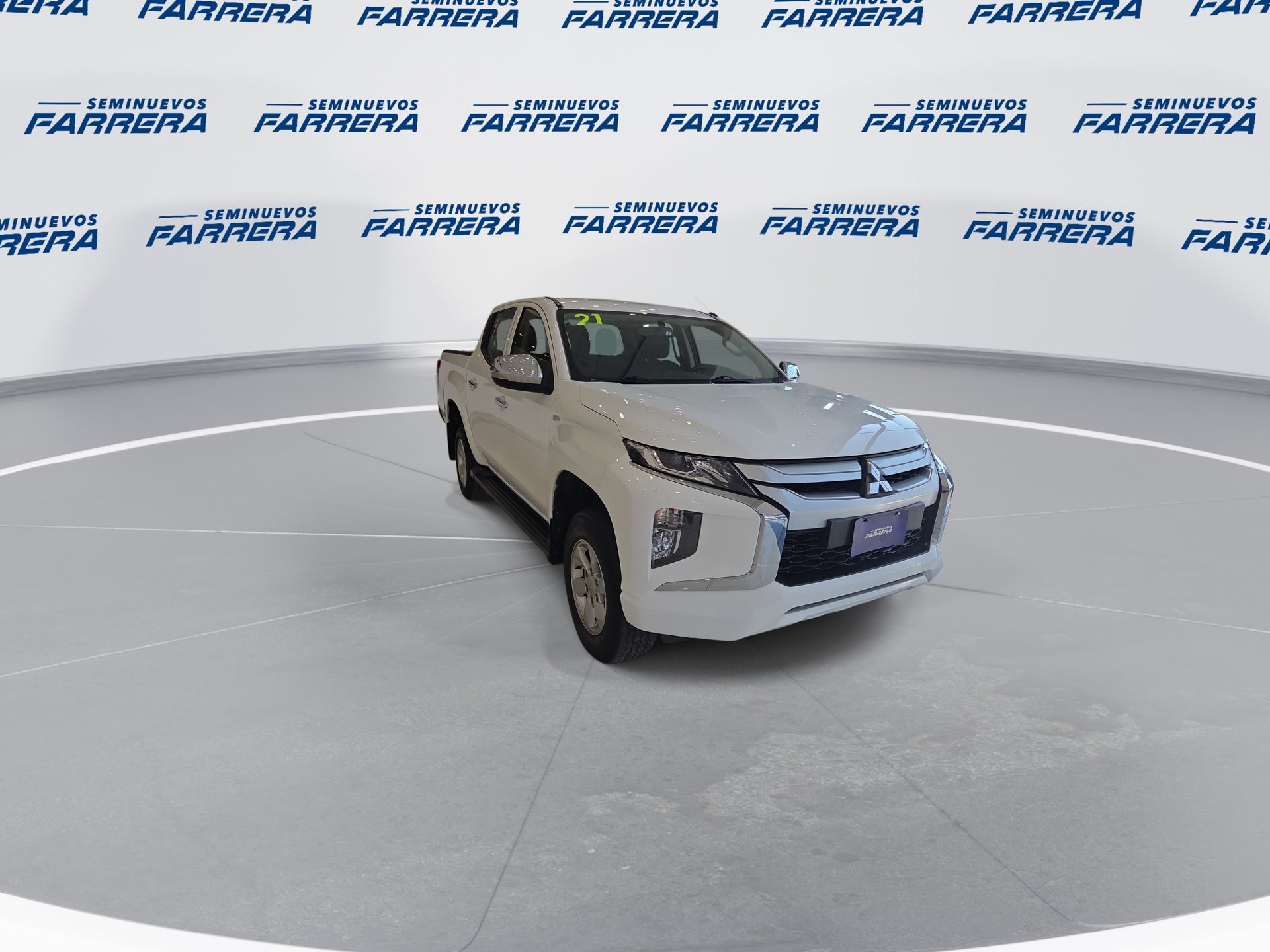 2021 Mitsubishi L200 2.4 Glx Cabina Doble 4x2 Mt